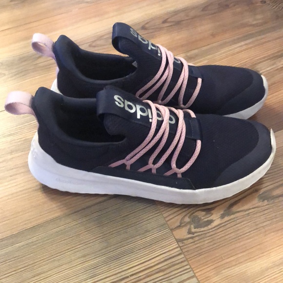 Adidas Slip-on Sneakers with Pink Accents size 5.5 Youth (7 ladies) - Picture 3 of 9